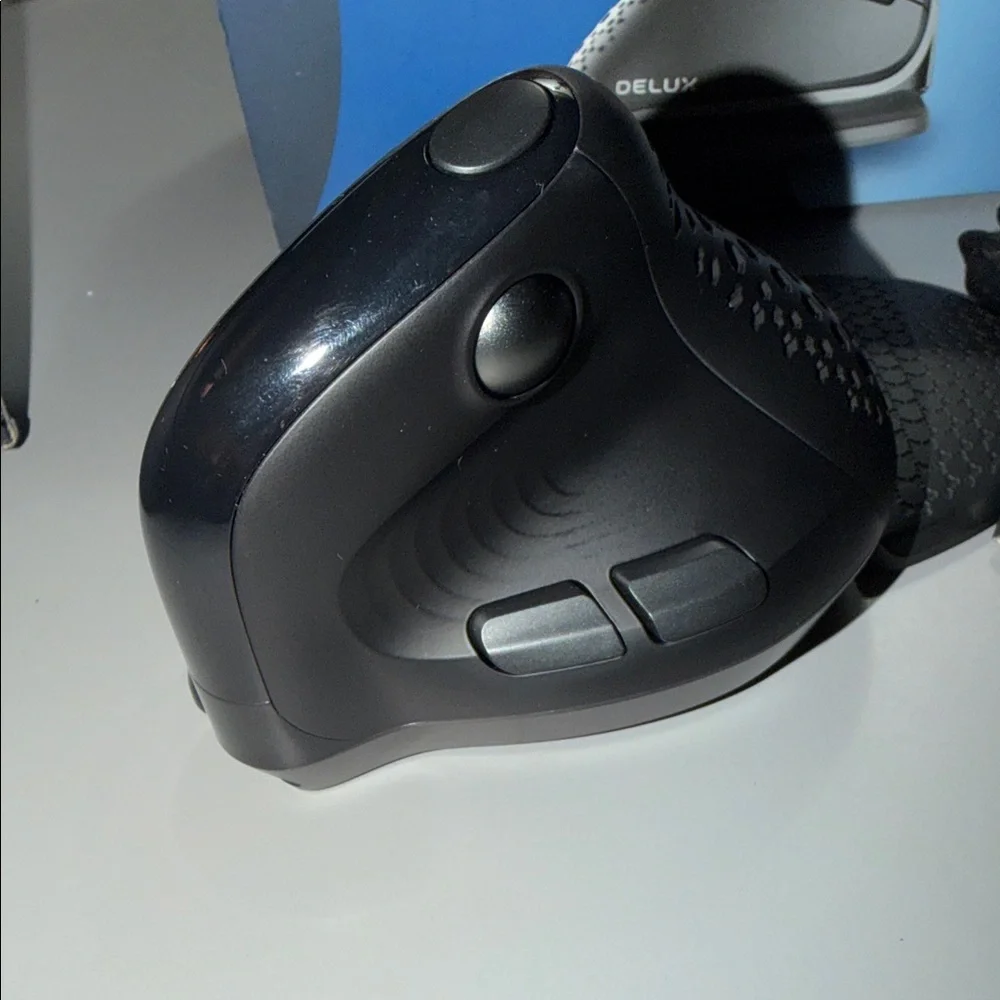 (003) Black Ergonomic Vertical Mouse